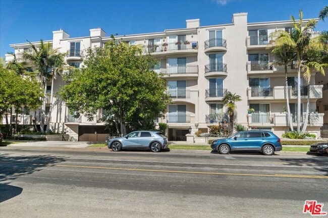 Building Photo - 1450 S Beverly Dr Unit 404