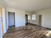 Photo - 512 1/2 Manhattan Avenue House