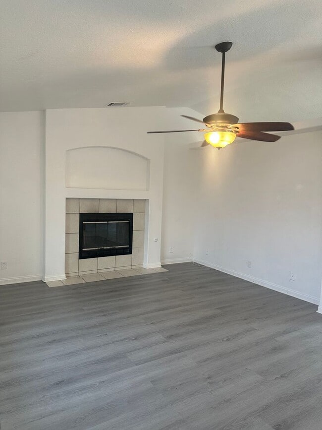 Photo - Charming 3 Bed, 2 Bath Home in Hesperia - Perfect for Your Family!