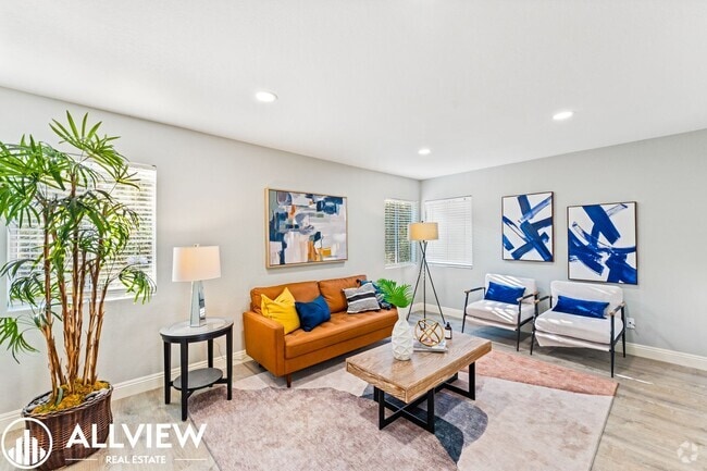 Building Photo - Beautifully Updated 2 Bed/2 Bath in Guard-... Rental