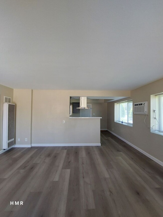 Photo - 5386 Kingsley St