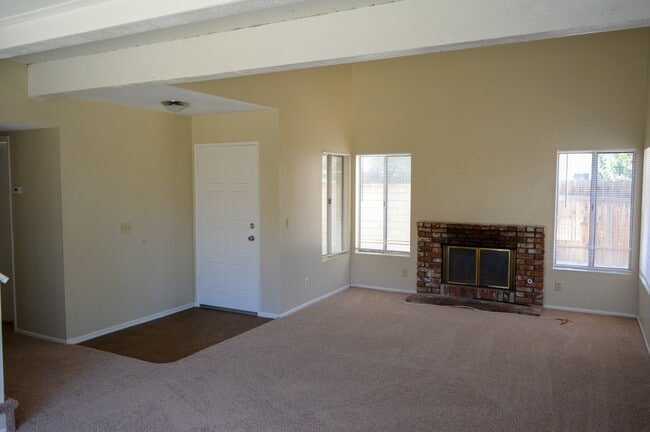 Photo - 11249 Heathrow Dr