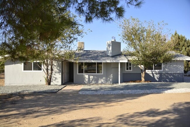 Photo - 18240 Catalpa St