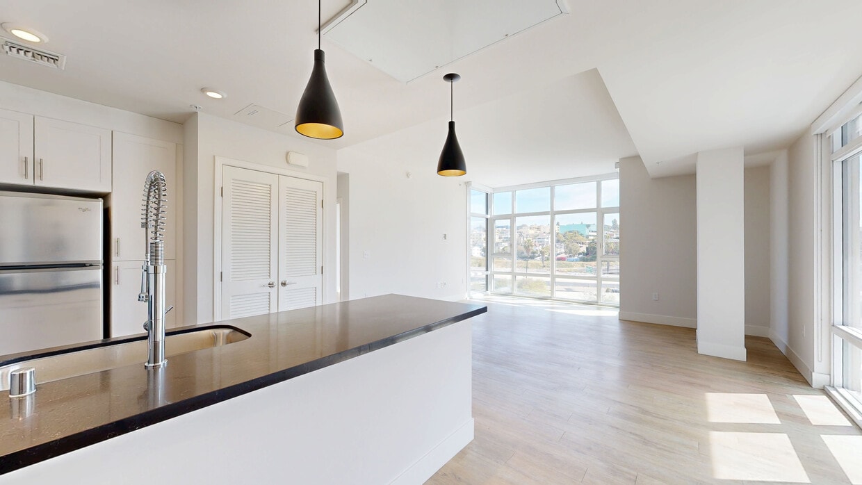 3D Tour - Eighteen Ten State St