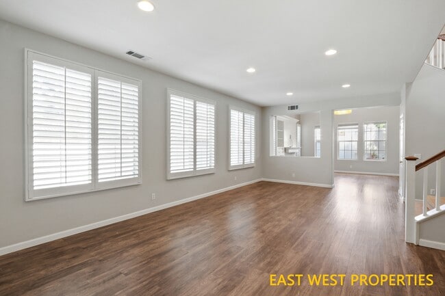 Photo - 2945 Schwendeman Ave