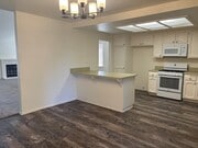 Photo - 2116 Ave