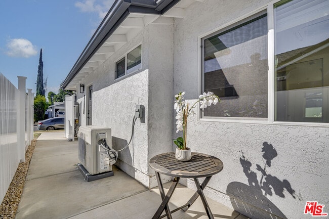 Photo - 22443 Schoolcraft St