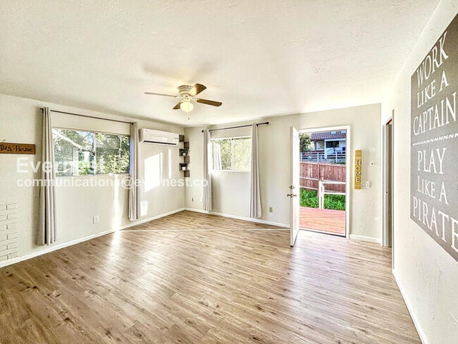 Photo - 6489 Rainbow Heights Rd