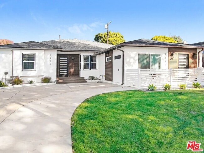 Building Photo - 7425 W 88th Pl