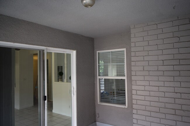 Private Patio - 1945 Evergreen St Unit 1945