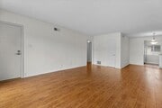 Photo - 7749-7755 Saint Bernard St