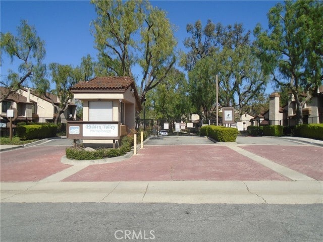 Building Photo - 19 Goldstar Pl