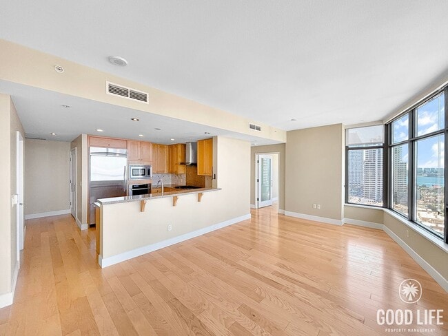 Beautiful 2BD/2BA + Den Condo in Downtown ... - Beautiful 2BD/2BA + Den Condo in Downtown ... Unit 1801