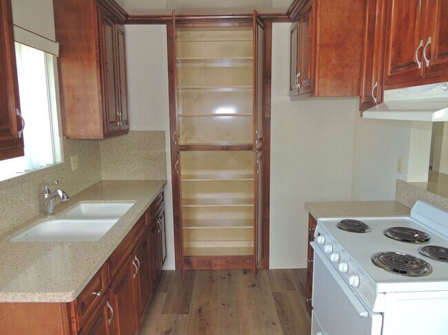 Photo - 321 Gladys Ave Unit 4