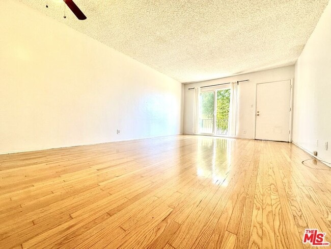 Photo - 612 Illinois Ct Unit #2