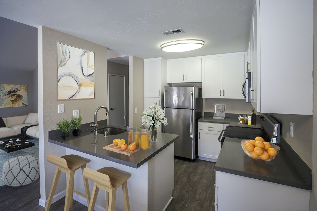 Floor Plan - 2 Bed/2 Bath - Upstairs (Grey)