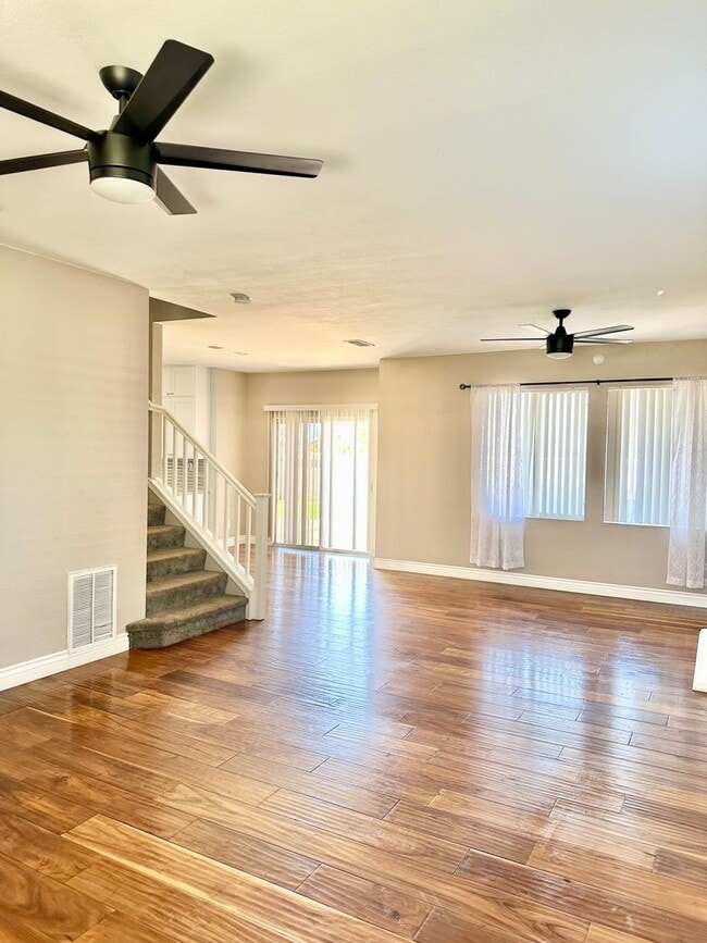 Photo - 1508 Robles Dr