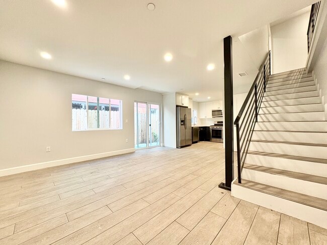Photo - 6032 Romaine St Apartment Unit 4