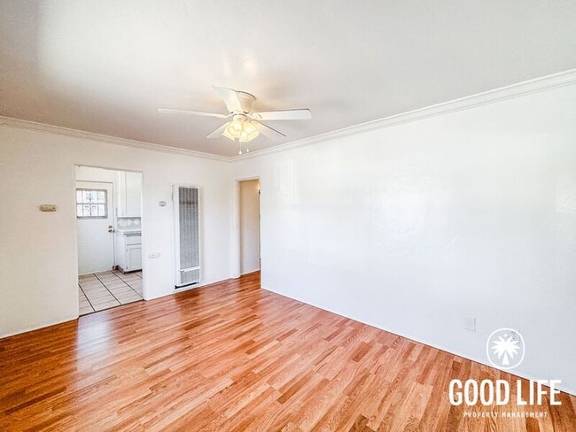 Photo - 4453 48th St