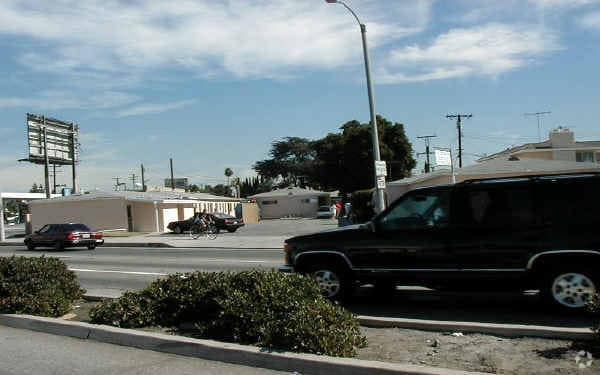 12618 Lakewood Blvd - 12618 Lakewood Blvd