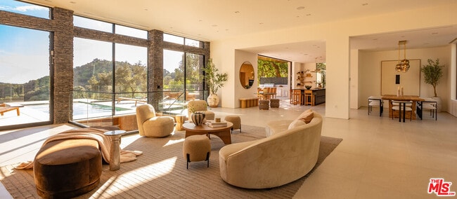 Photo - 12752 Mulholland Dr