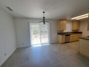 Photo - 4 bedroom!! Close to town, shopping and sc... House