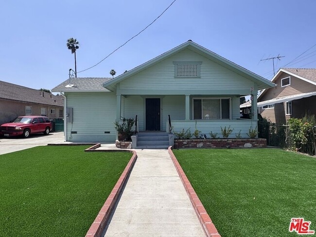 Building Photo - 319 N Rowan Ave