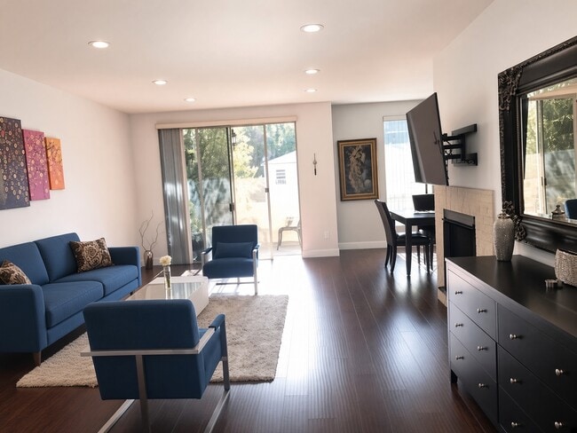 Living Room - 10671 Holman Ave Unit 207