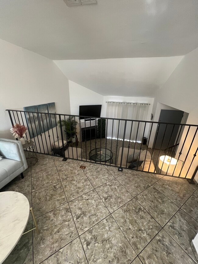 Photo - 9601 Sylmar Ave