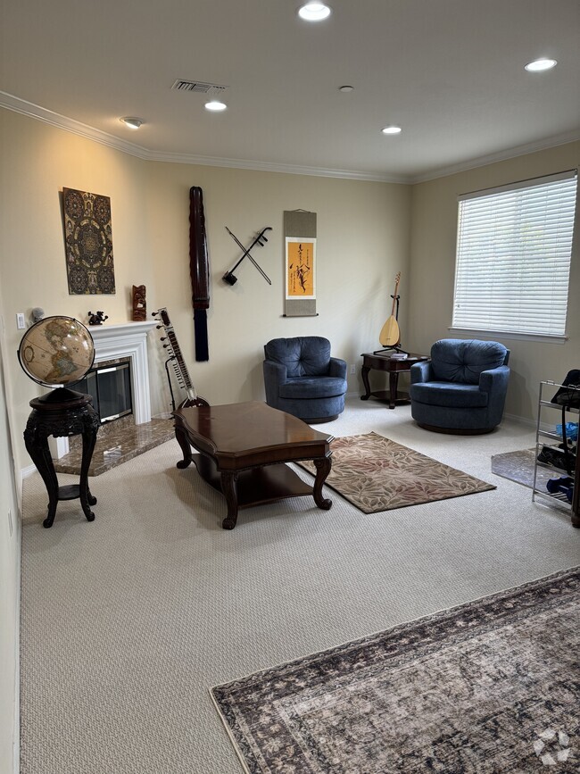 Building Photo - 632 Meyer Ln Unit C Rental