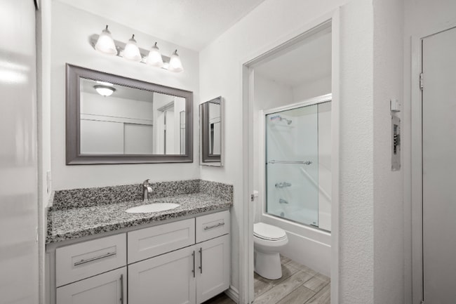 Photo - 7932 Mission Center Ct Unit i