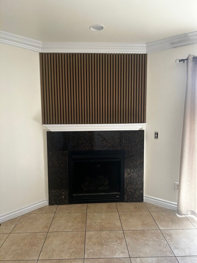 Photo - 16723 Victory Blvd