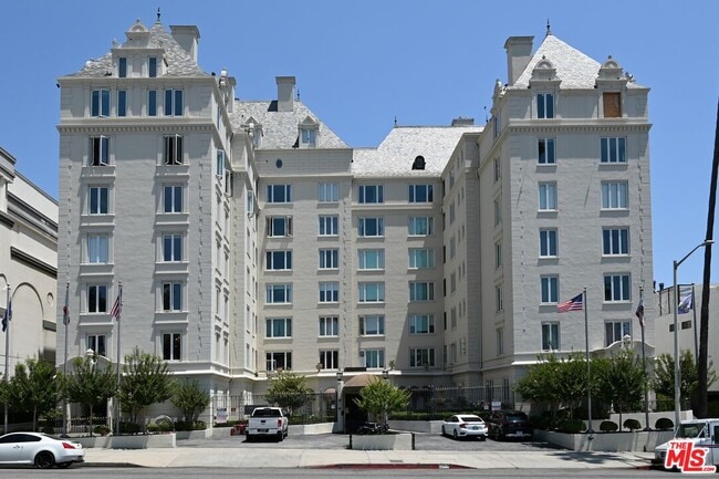 Building Photo - 1424 N Crescent Heights Blvd Unit 61