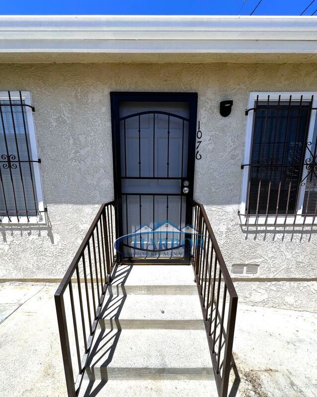 Photo - 1072 W 21st St Unit B