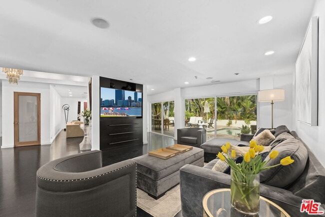 Photo - 8405 Edwin Dr