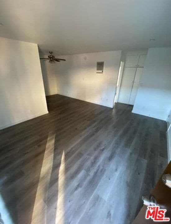 Photo - 13562 Vanowen St