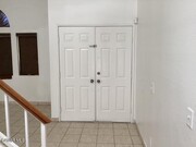 Photo - 607 Esther Dr House