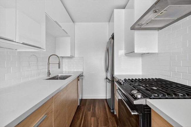 Photo - 4308 E 4th St Unit 03