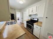 Photo - 640 W 81st St House