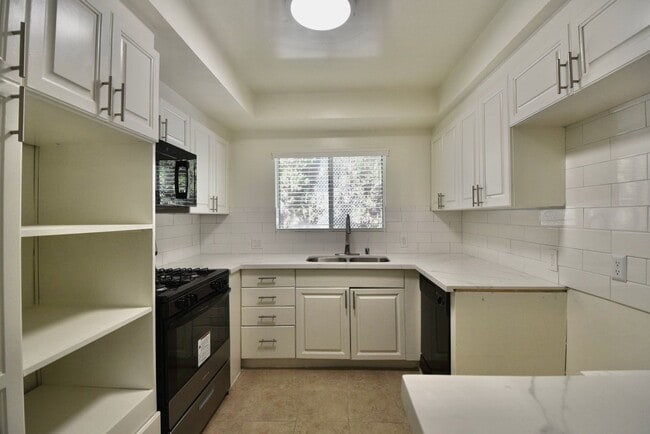 Photo - 14706 Dickens St Unit 06