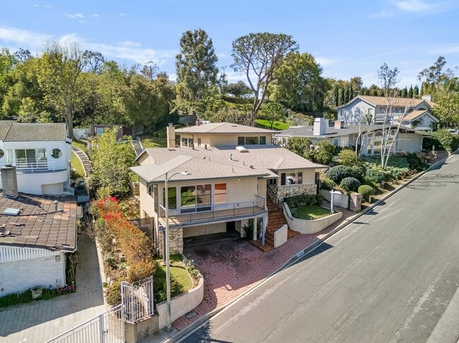 Photo - 15470 Longbow Dr House