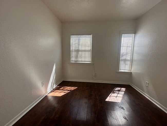 Photo - 8114 S Hoover St Unit 8116