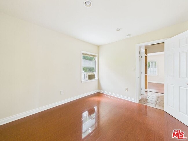 Photo - 1964 N Gower St