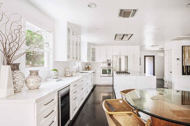 Photo - 4460 Stansbury Ave