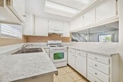 Photo - 34414 Laura Way Townhome