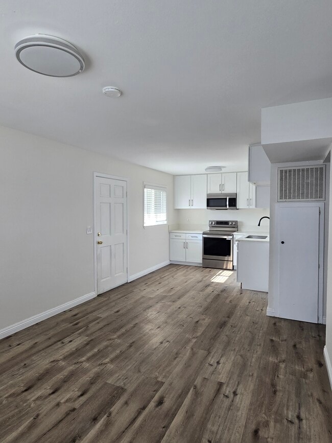 Building Photo - 2795 Conejo Dr Unit First Floor