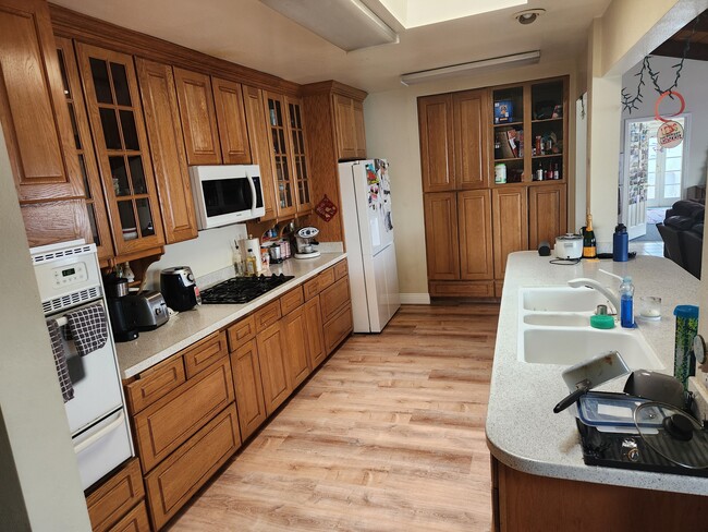 Building Photo - 5011 Individual Unit Bedroom 3