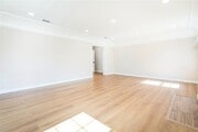 Photo - 741 E Doran St