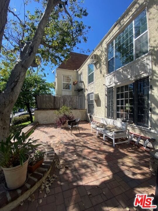 Photo - 1600 N Martel Ave Unit D