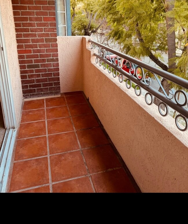 Photo - 415 S Verdugo Dr Unit 115